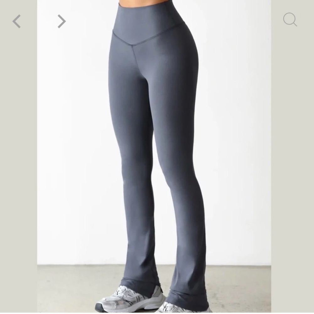 Joah Brown High-Waist Flare Leggings in Charcoal